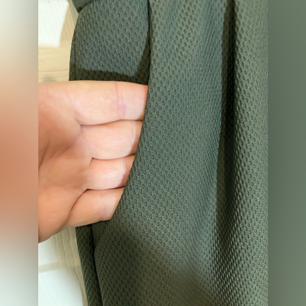 Guess sleeveless dress, pockets, Hunter green, excellent condition, medium - Picture 2 of 3